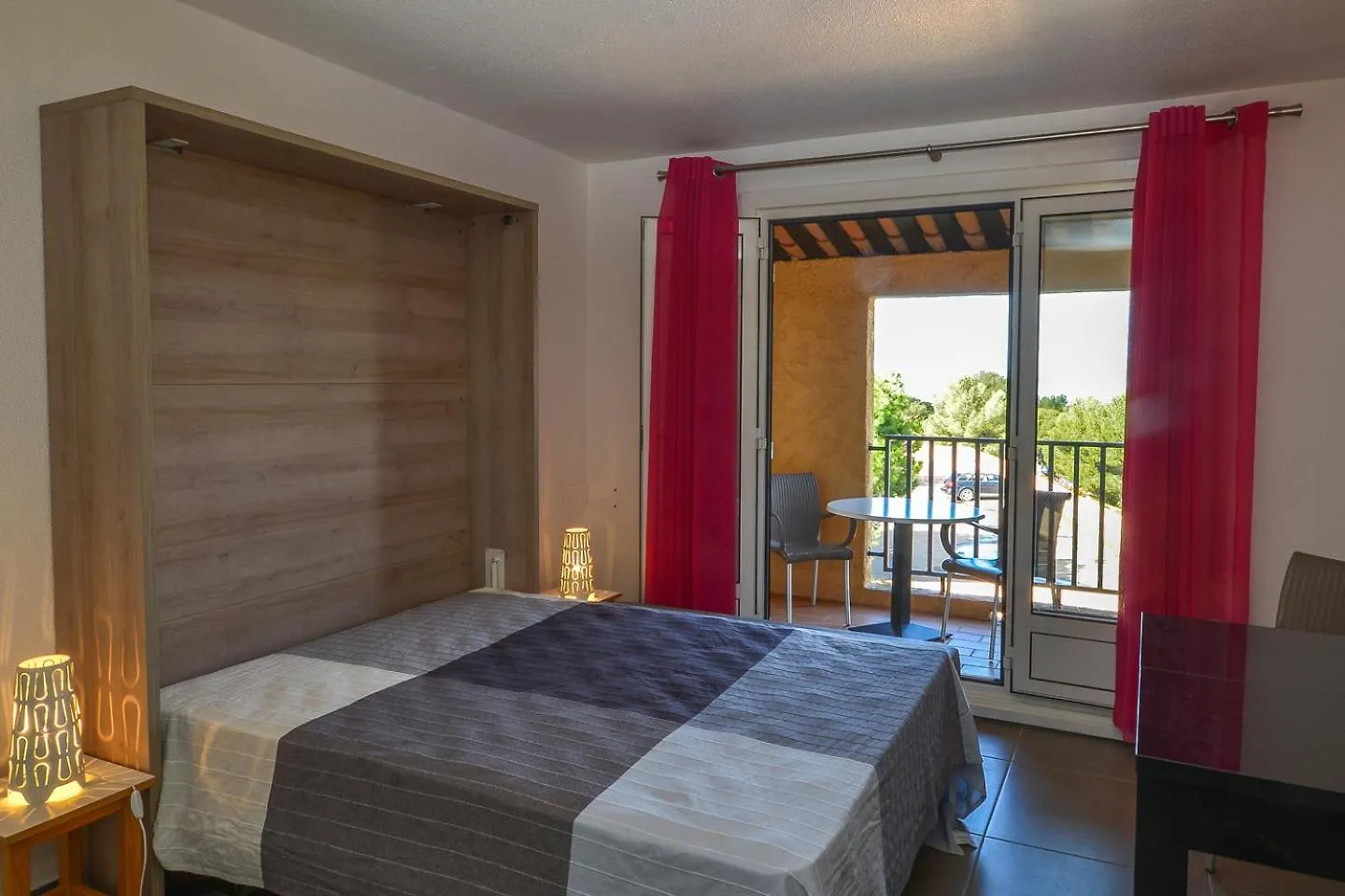 Vvf Residence Saint-Cyr-Sur-Mer Apartment